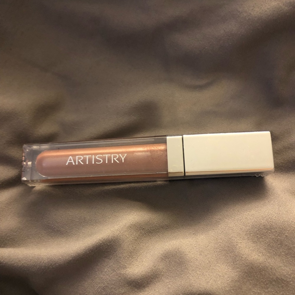 Artistry Signature Color Light Up Lip Gloss
